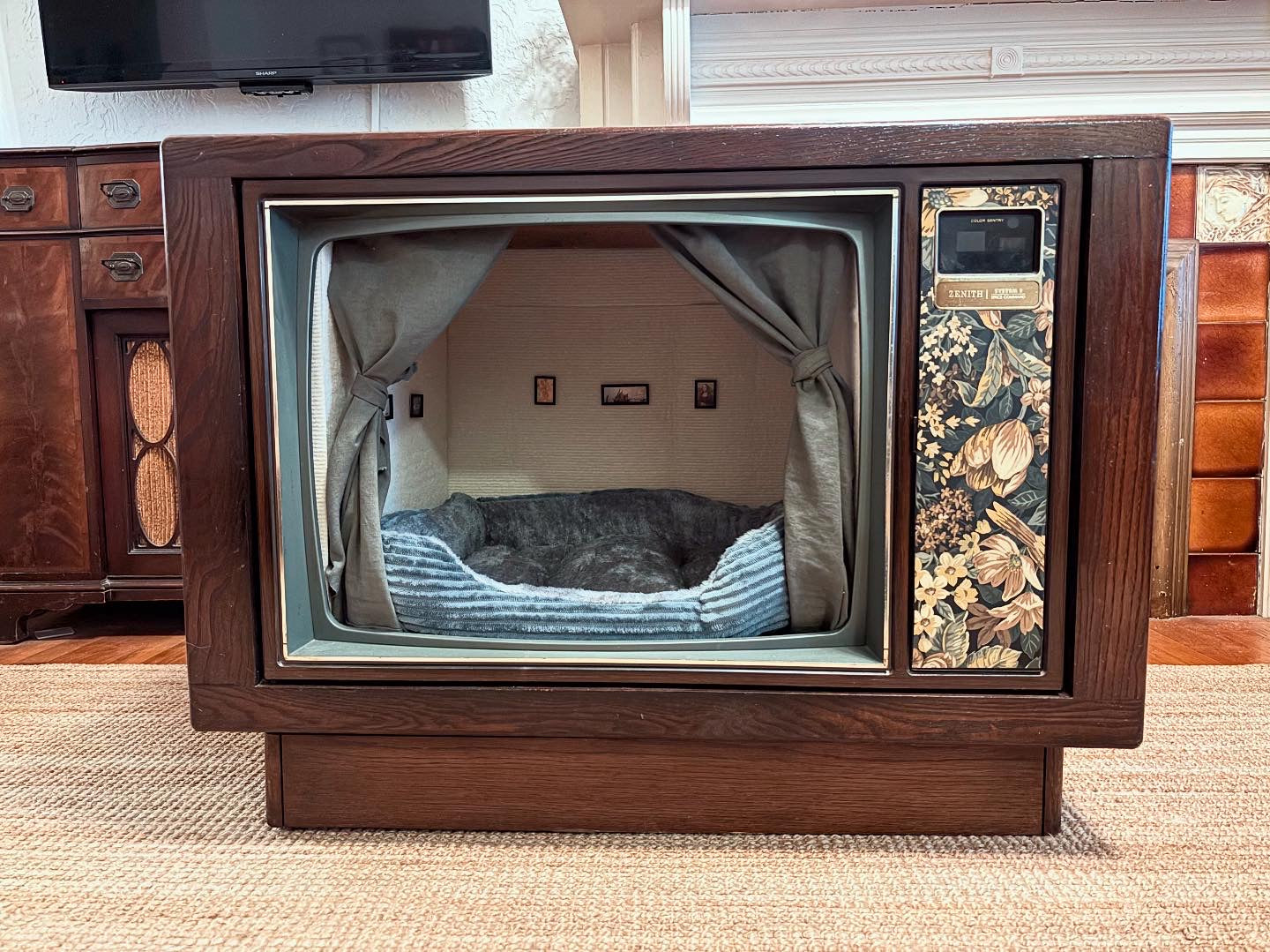 Sold - 1970s Zenith TV Upcycled from Cat Bed
