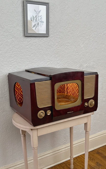 Tabletop cat bed made from 1948 RCA-Victor TV