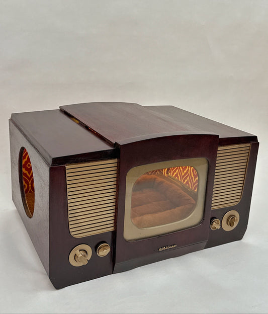 Tabletop cat bed made from 1948 RCA-Victor TV