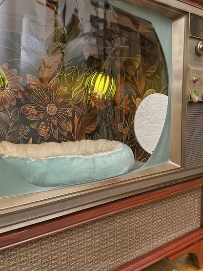 Cat or small dog throne made from 1950s RCA-Victor television