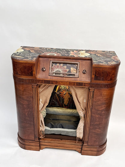 Sold - Elegant cat or small dog bed made from 1940 Silvertone radio