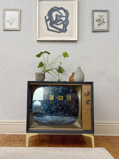 Cat or small dog bed upcycled from 1952 Dumont TV